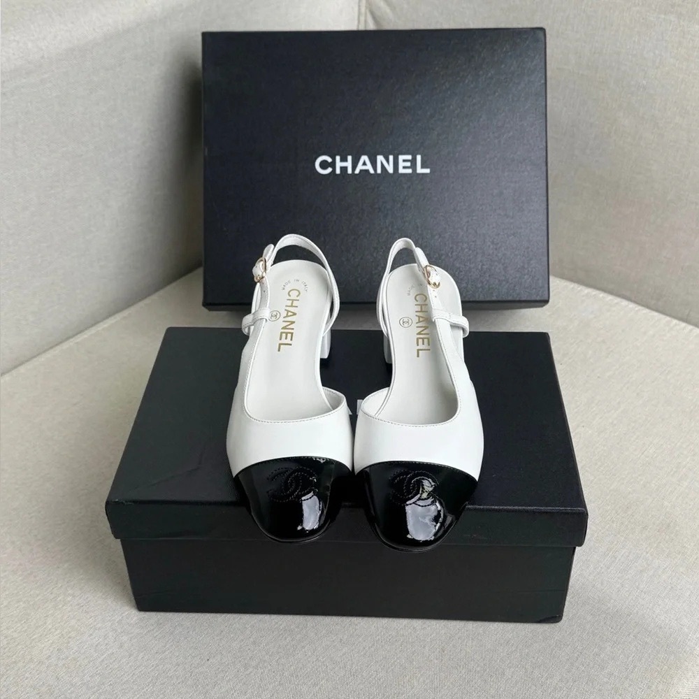 CHANEL sandals
